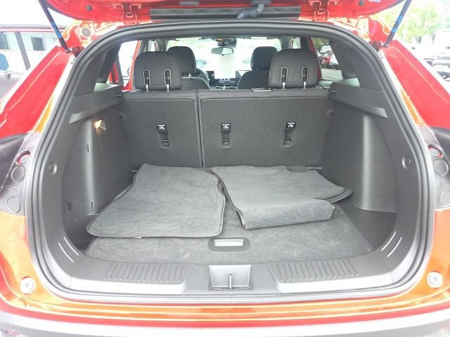 Used 2024 Chevrolet Trax RS w/ Driver Confidence Package FWD image 29