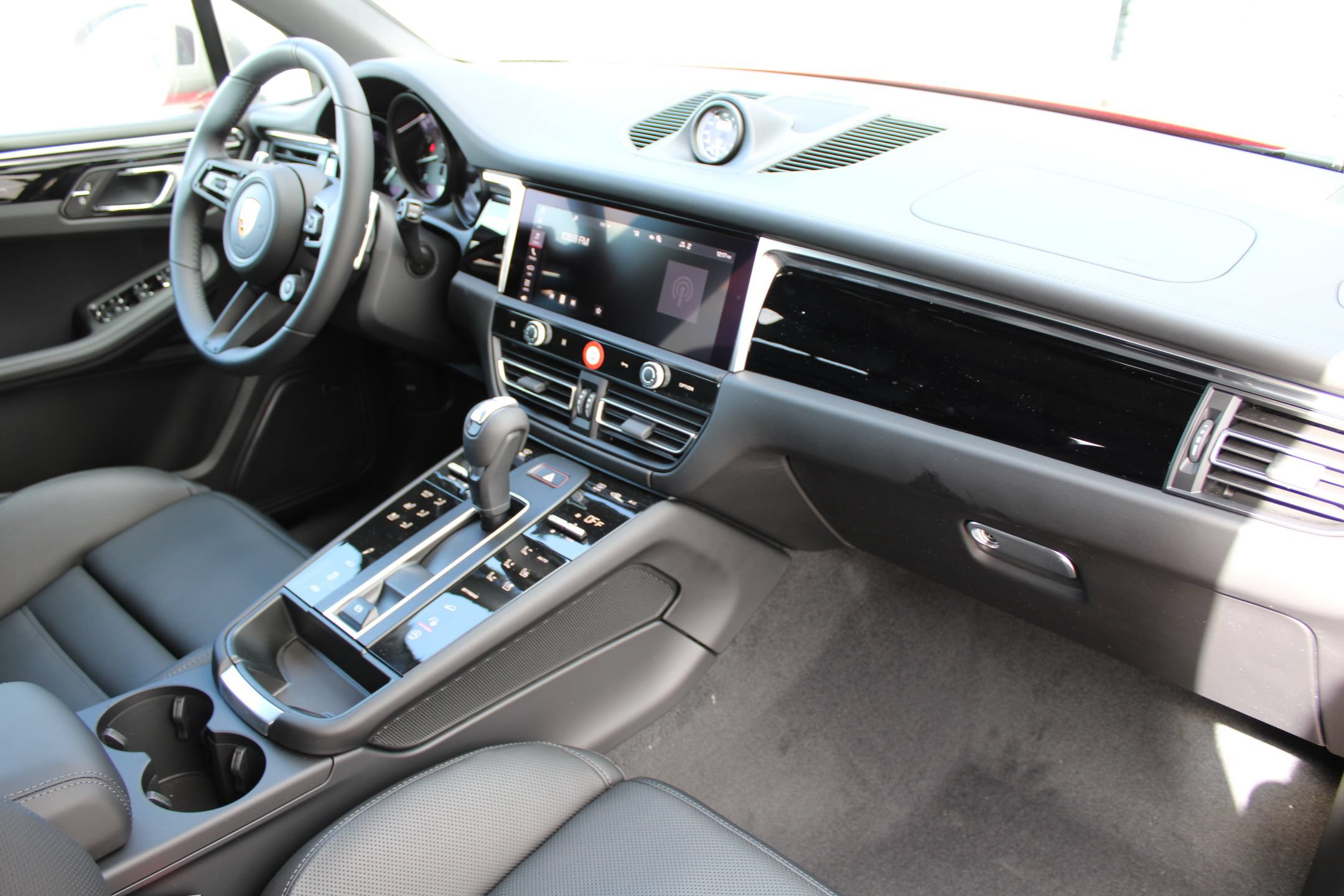 New 2026 Porsche Macan Turbo AWD/4WD image 26