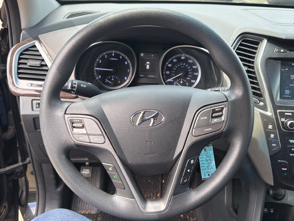 Used 2018 Hyundai Santa Fe SE w/ Cargo Package FWD image 26