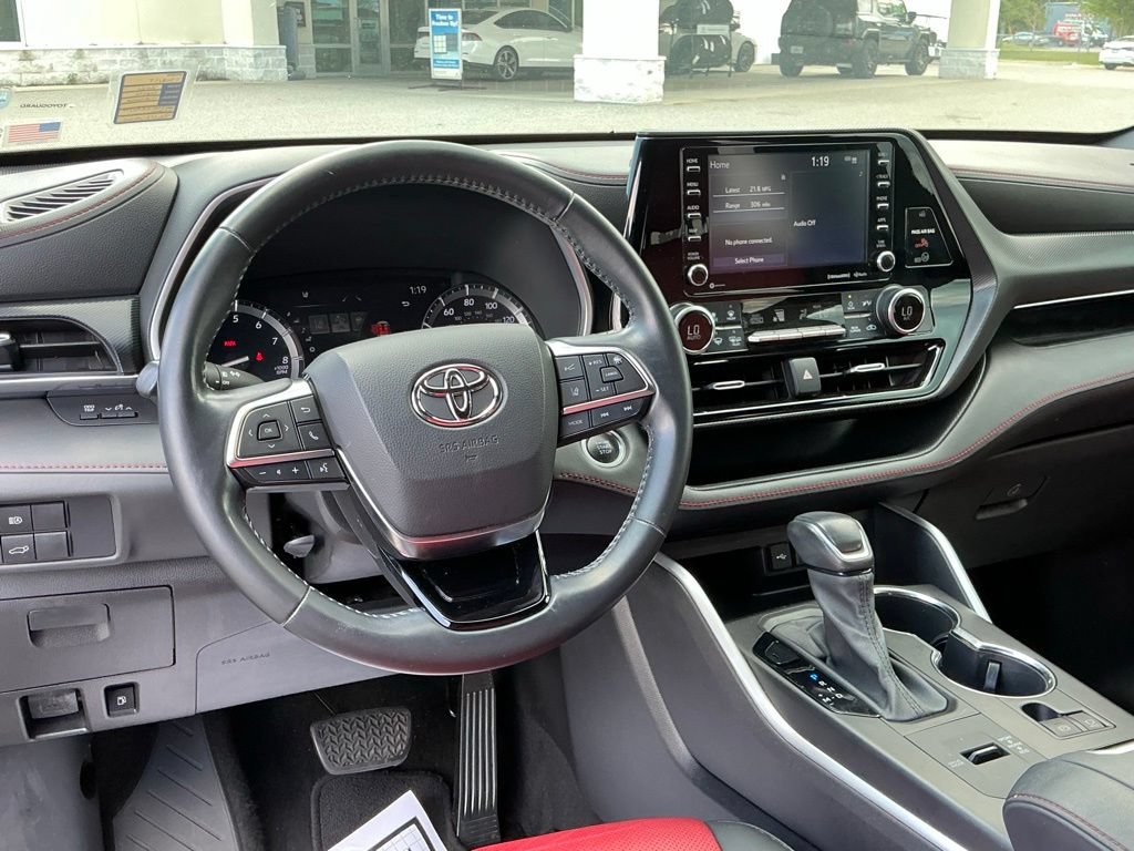 Used 2021 Toyota Highlander XSE FWD image 28