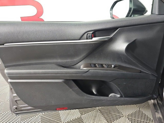 Used 2023 Toyota Camry LE image 10