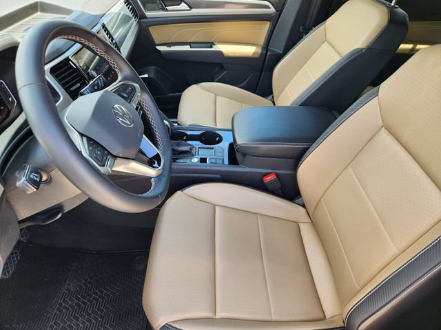 Used 2023 Volkswagen Atlas Cross Sport SE FWD image 13