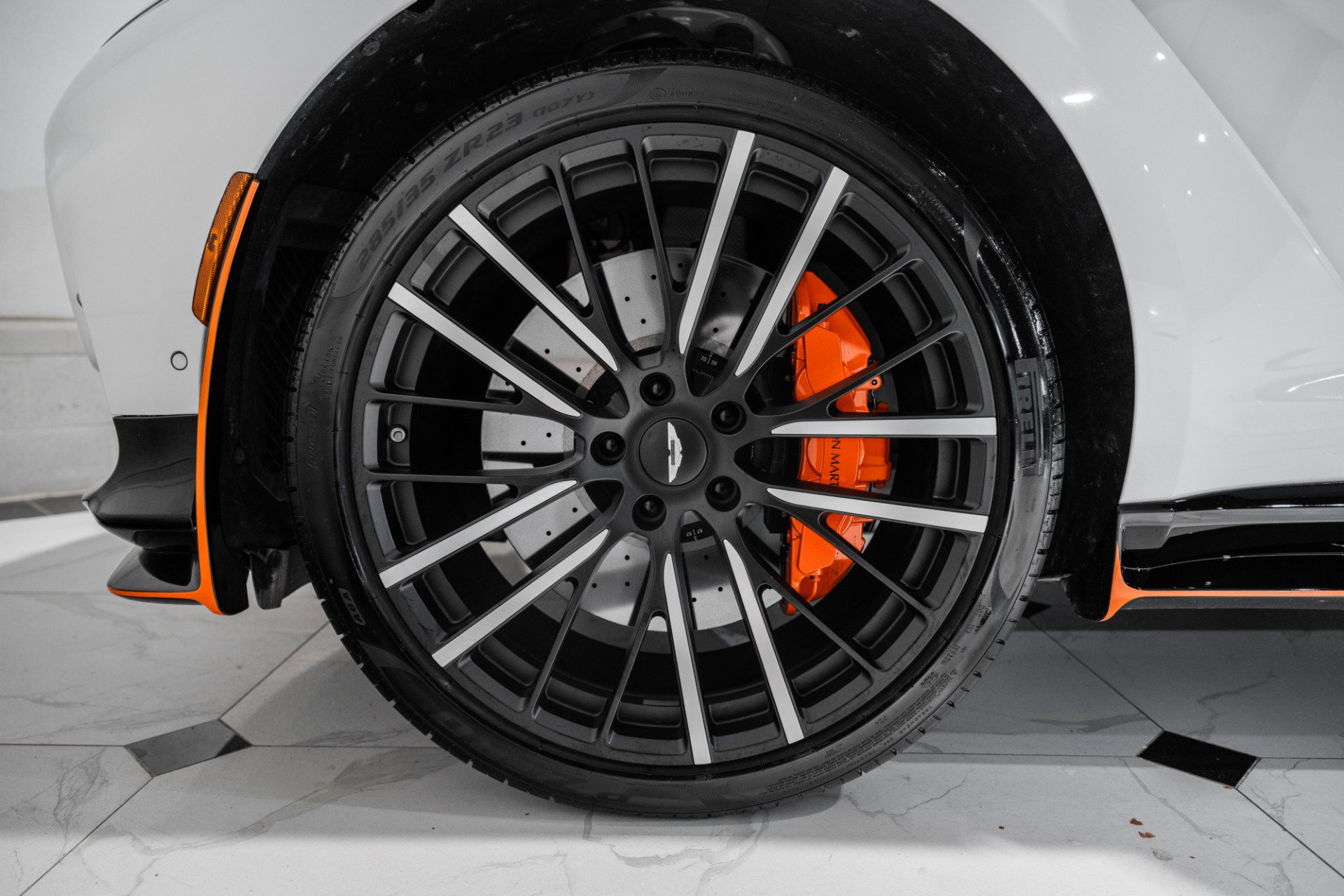 Used 2023 Aston Martin DBX 707 image 4