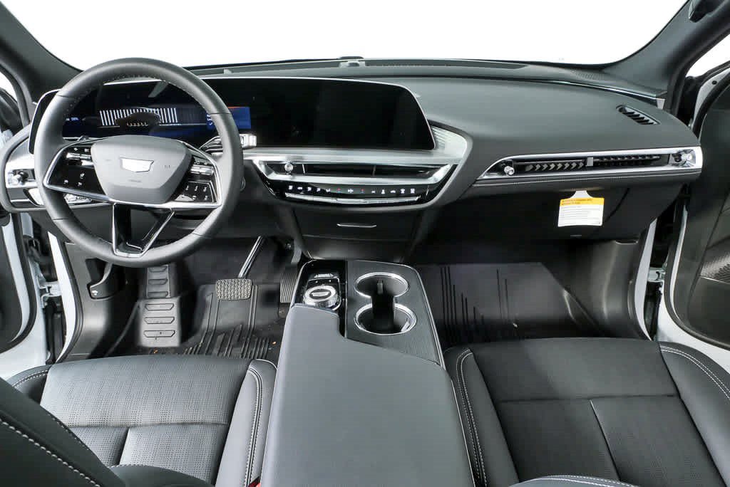 Certified 2025 Cadillac Lyriq Luxury w/ LPO, Floor Liner Package AWD/4WD image 16