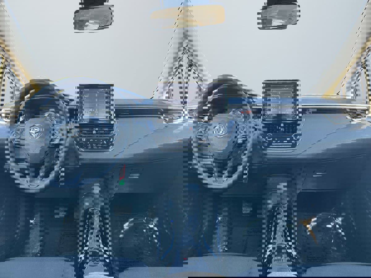 Used 2021 Toyota Corolla LE w/ Carpet Mat Package (TMS) image 10