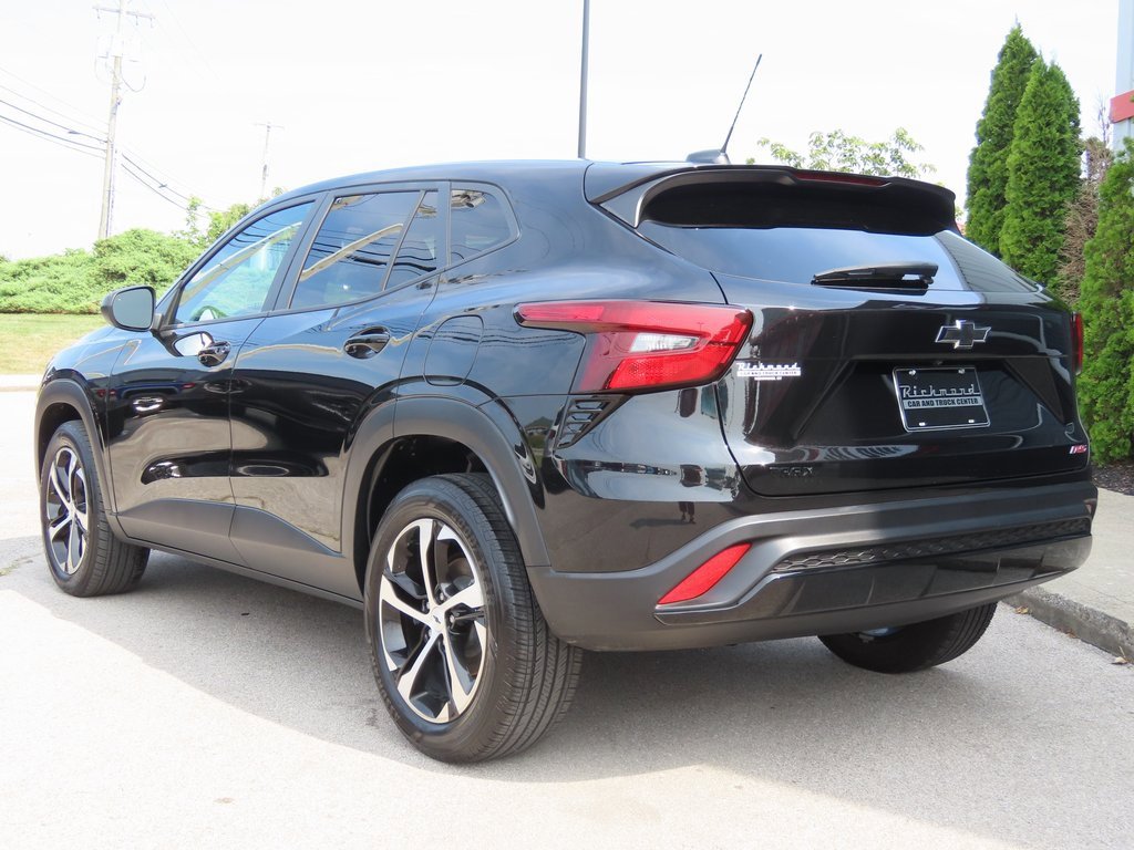 Used 2024 Chevrolet Trax RS w/ Sunroof Package image 14