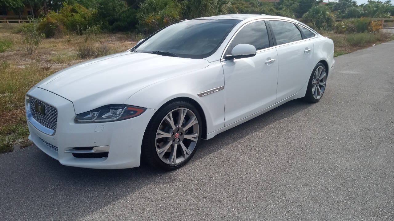 Used 2017 Jaguar XJ L Portfolio RWD image 2