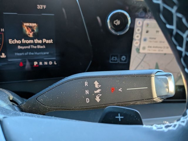 Used 2025 Chevrolet Traverse LT w/ Sun and Wheel Package image 13