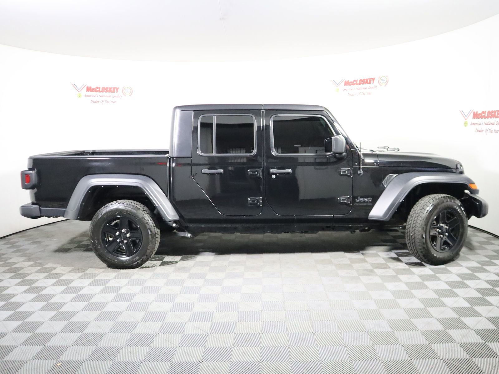 Used 2021 Jeep Gladiator Sport image 3