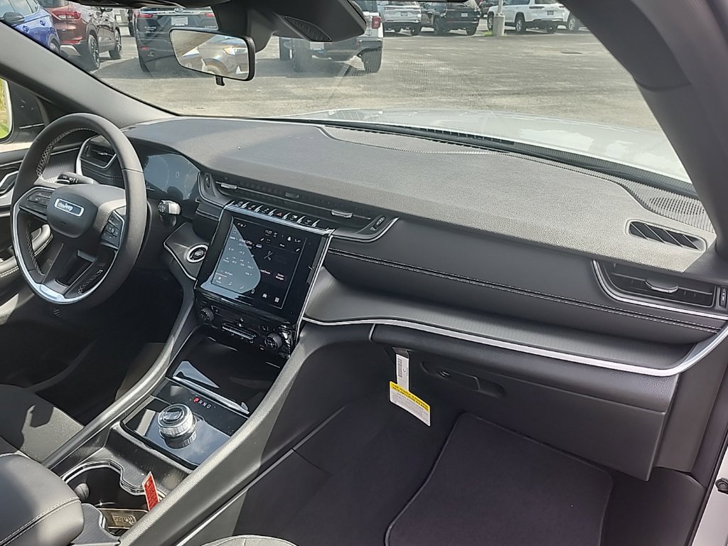 New 2026 Jeep Grand Cherokee Laredo X RWD image 32
