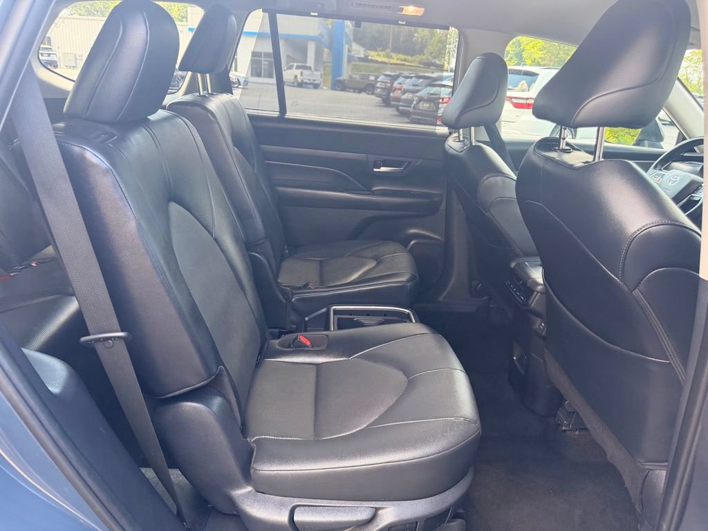 Used 2025 Toyota Grand Highlander AWD image 39