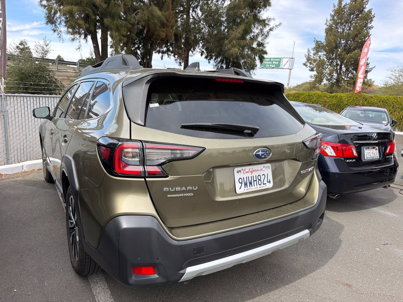 Used 2024 Subaru Outback Limited AWD/4WD image 4