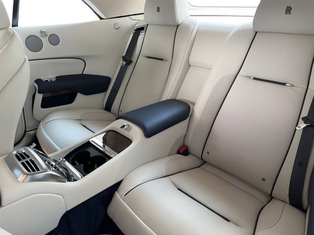 Used 2020 Rolls-Royce Dawn RWD image 12