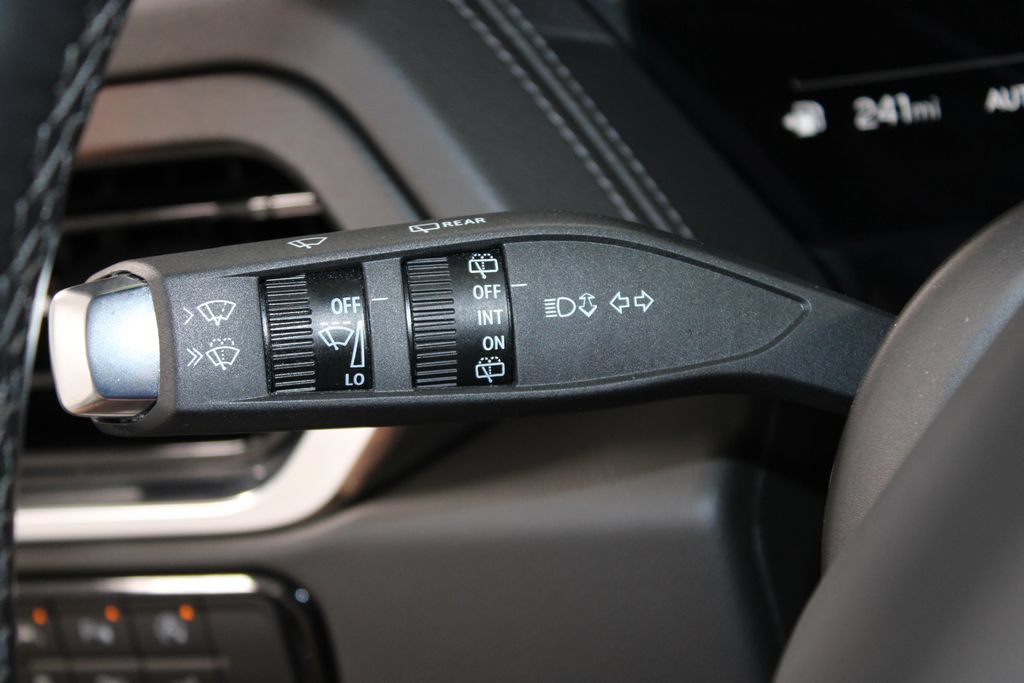Used 2025 GMC Yukon XL Denali AWD/4WD image 42