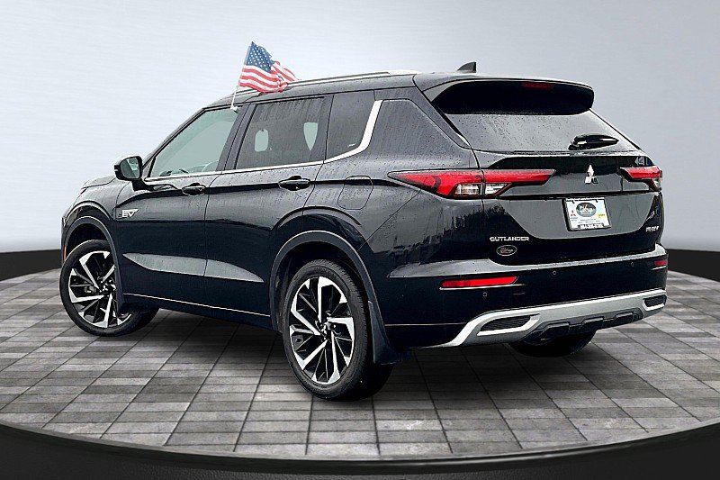 Used 2023 Mitsubishi Outlander SEL AWD/4WD image 3