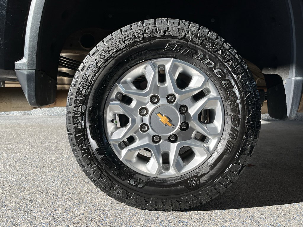 Used 2024 Chevrolet Silverado 2500 LTZ w/ LTZ Convenience Package image 37