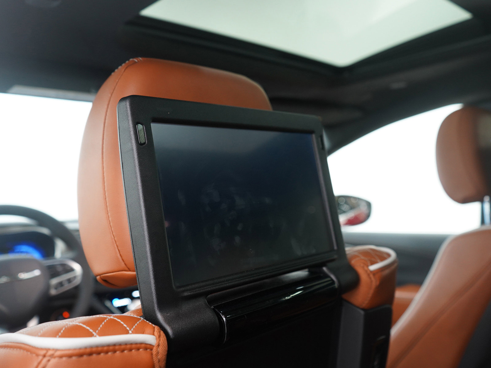 Used 2025 Chrysler Pacifica Pinnacle w/ Trailer Tow Group image 21