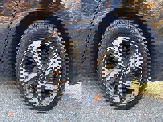 Certified 2023 Hyundai Elantra Limited w/ Preferred Accessory Package image 6