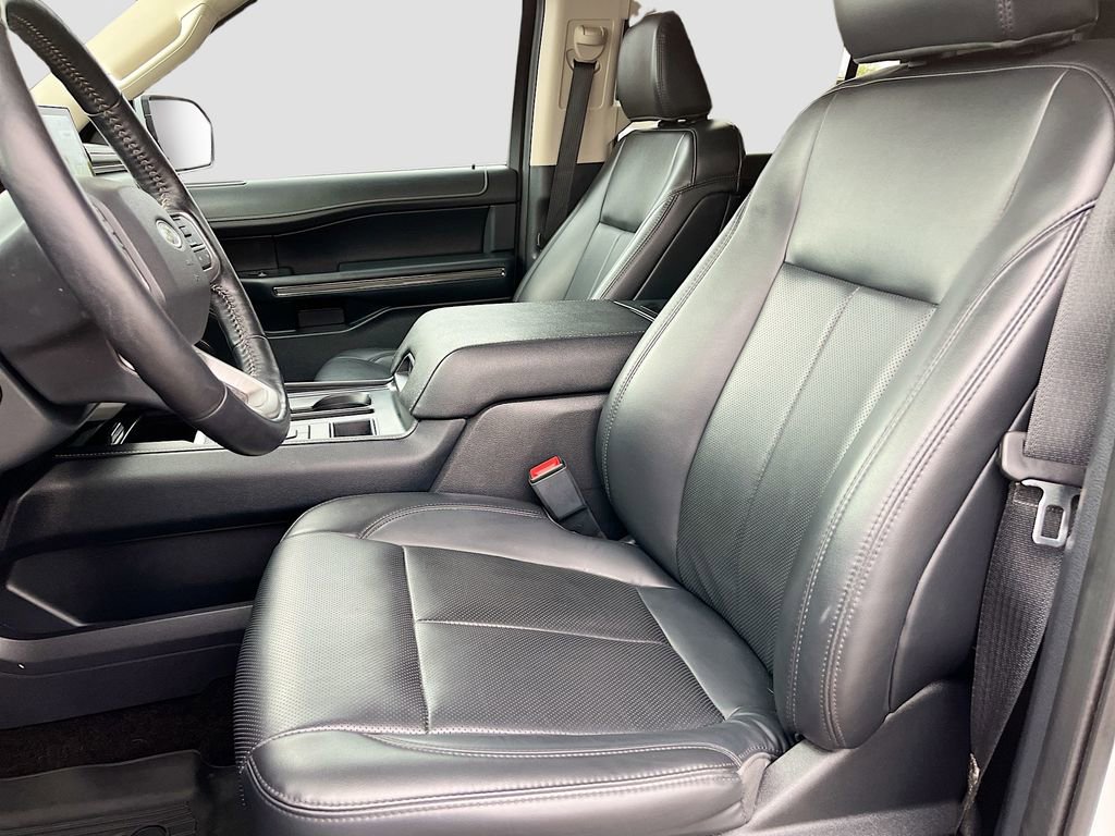 Used 2023 Ford Expedition XLT image 21