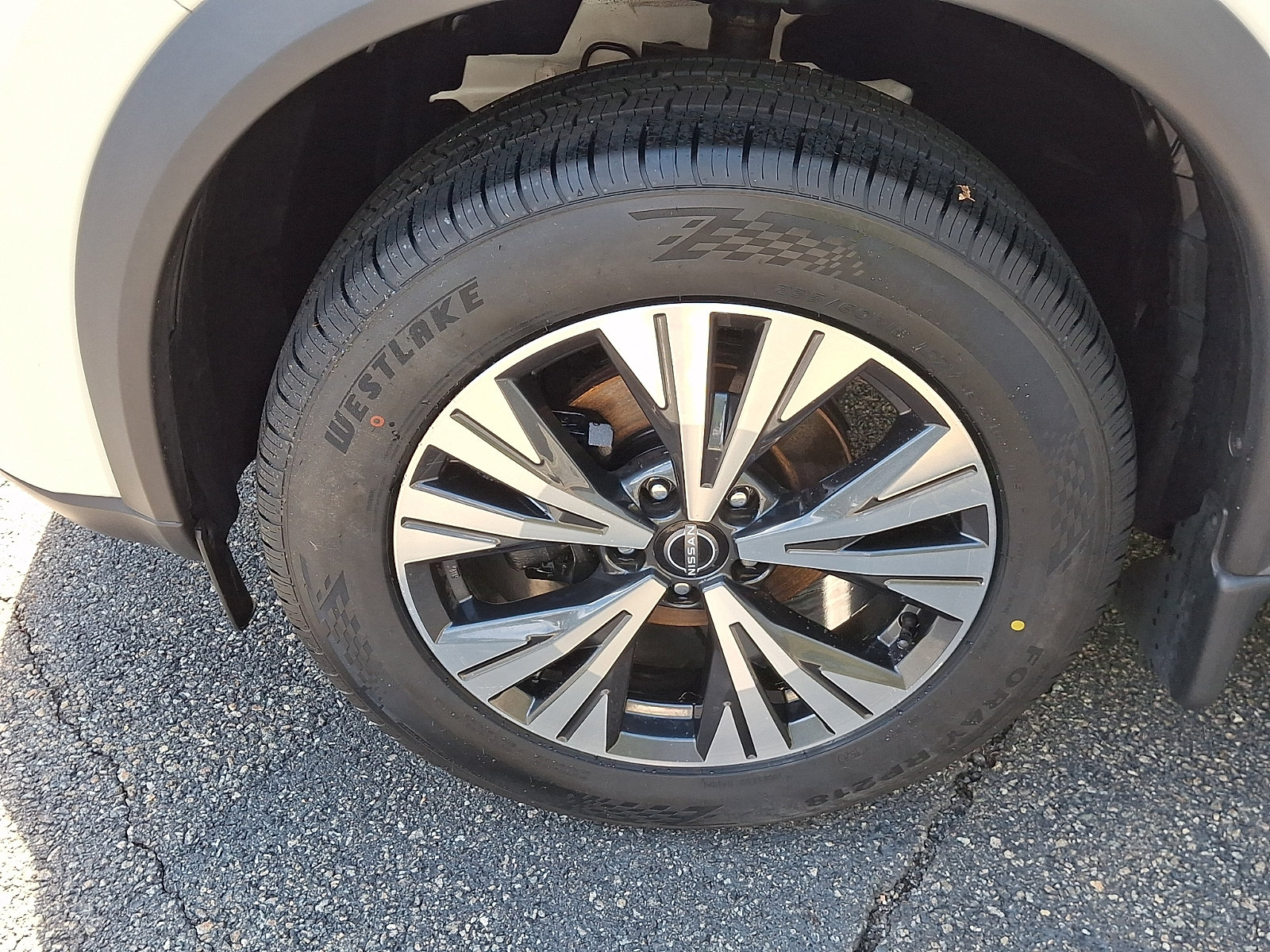 Used 2023 Nissan Rogue SV AWD/4WD image 28