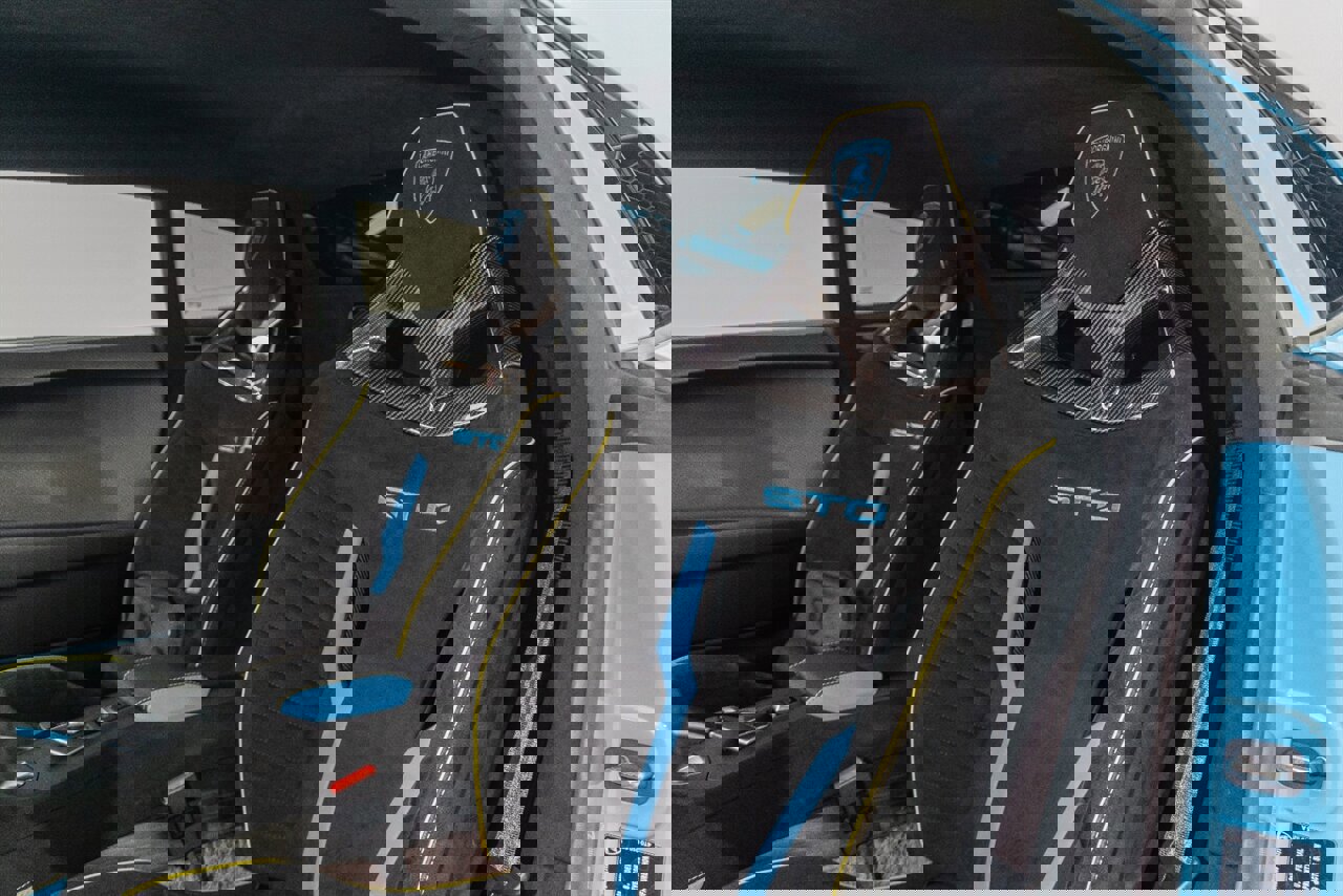 Used 2023 Lamborghini Huracan STO image 26