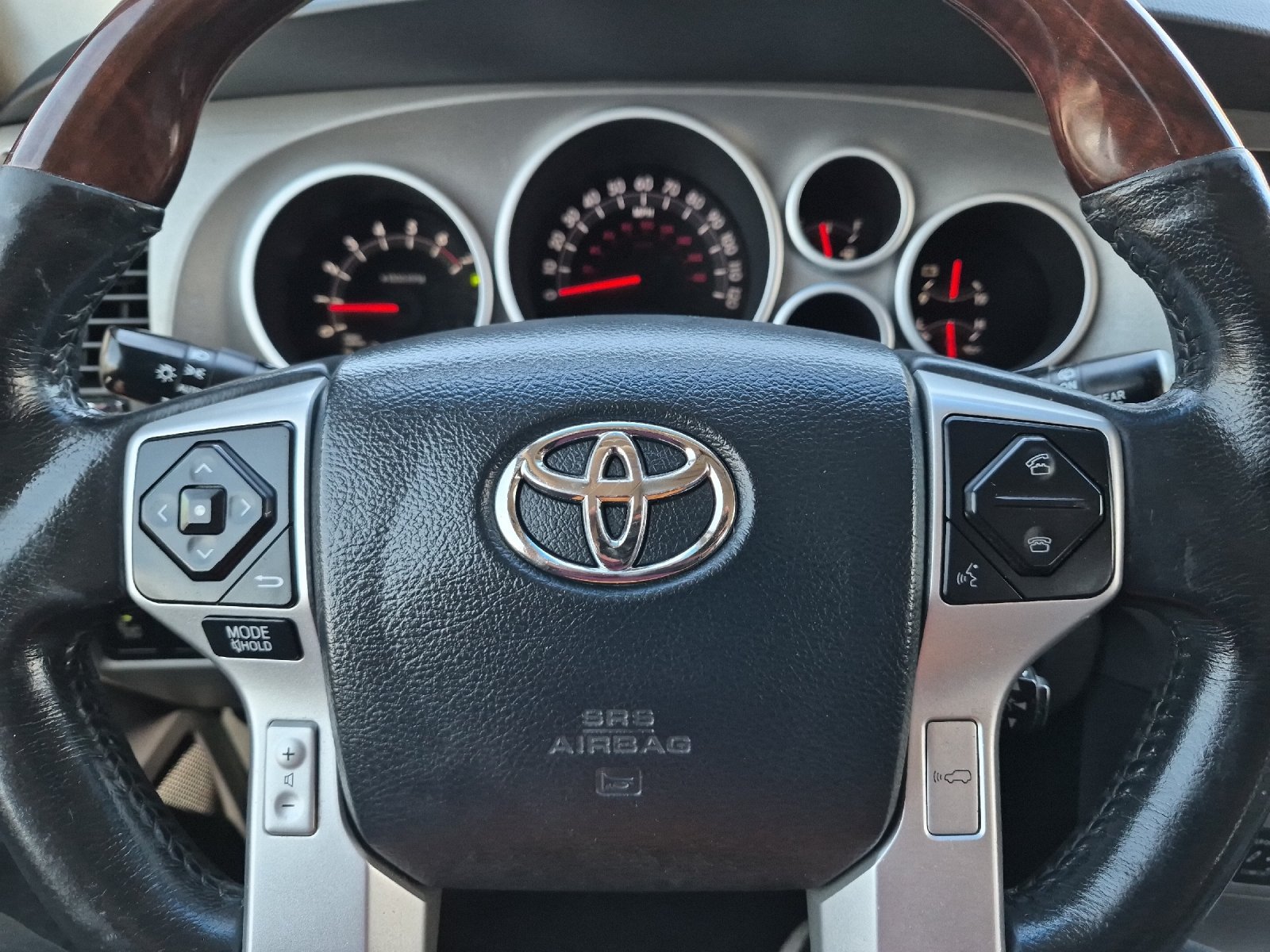 Used 2014 Toyota Sequoia Platinum AWD/4WD image 23