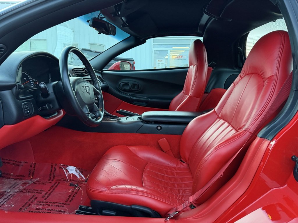 Used 2000 Chevrolet Corvette Coupe image 2