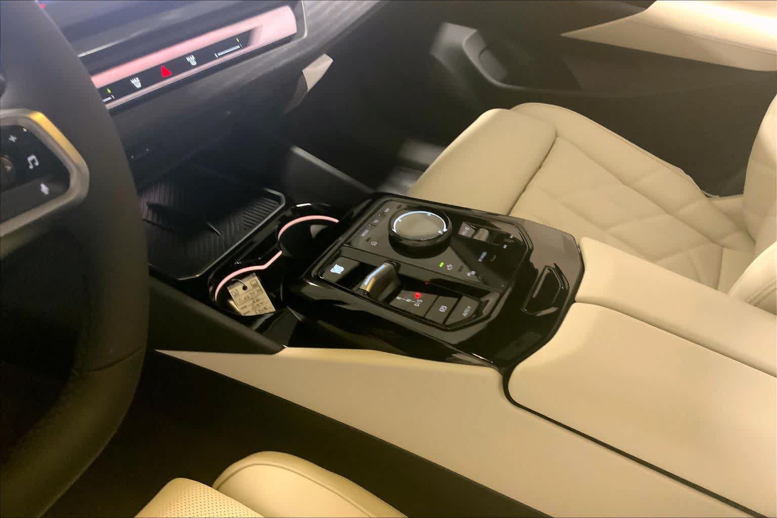 New 2026 BMW 540i xDrive w/ M Sport Package AWD/4WD image 7