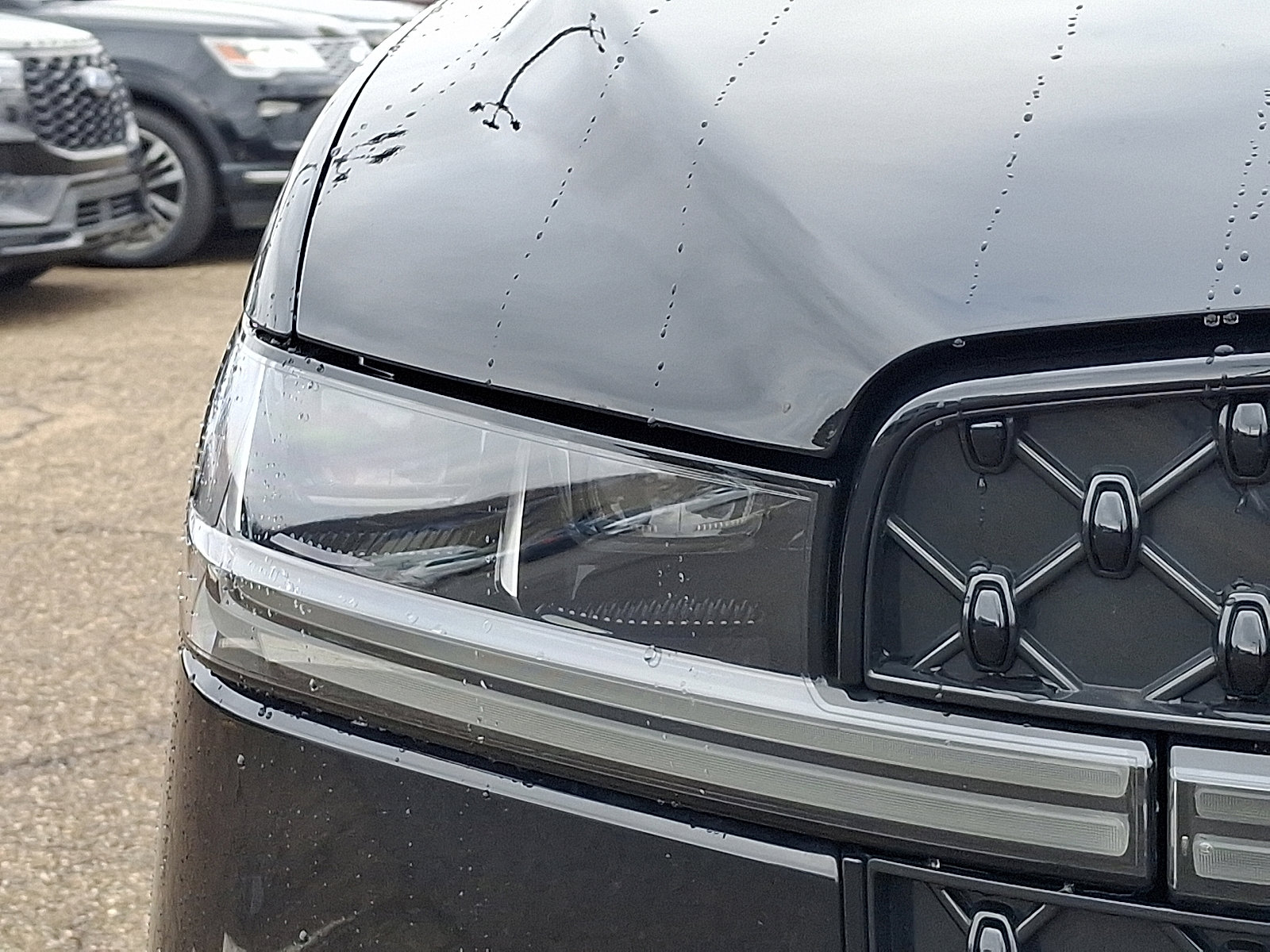 Used 2025 Lincoln Navigator Reserve w/ Jet Appearance Package image 9