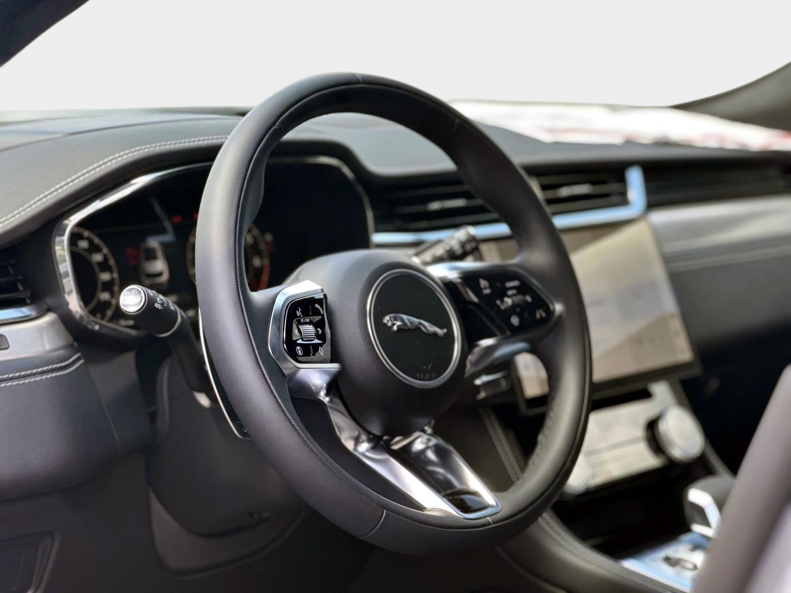 New 2026 Jaguar F-PACE R-Dynamic S AWD/4WD image 28
