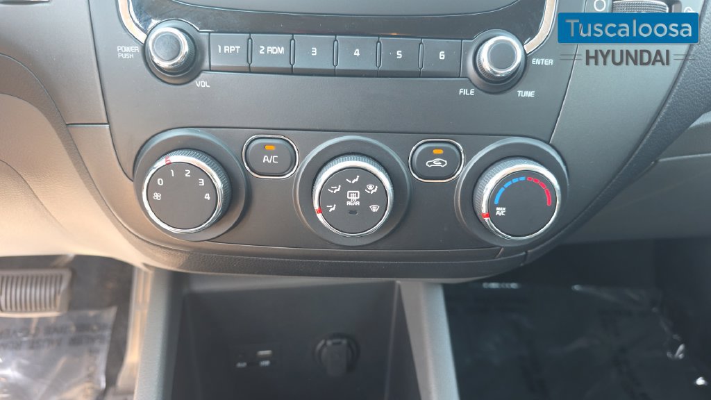 Used 2017 Kia Forte LX FWD image 19