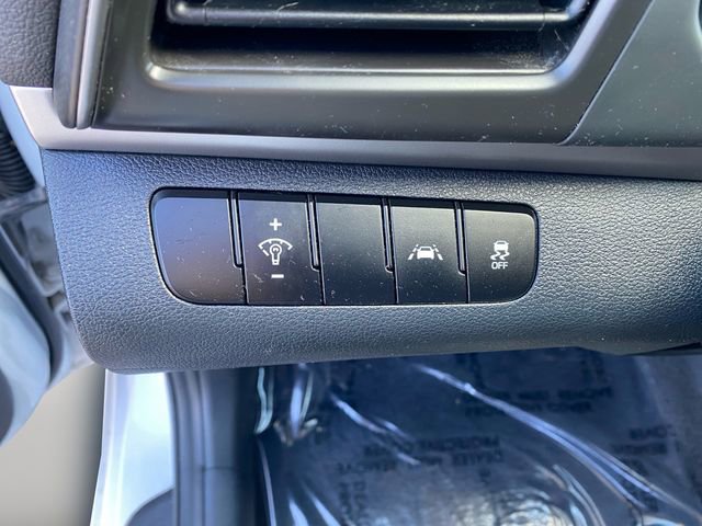 Used 2020 Hyundai Elantra SE w/ Cargo Package (C1) image 18