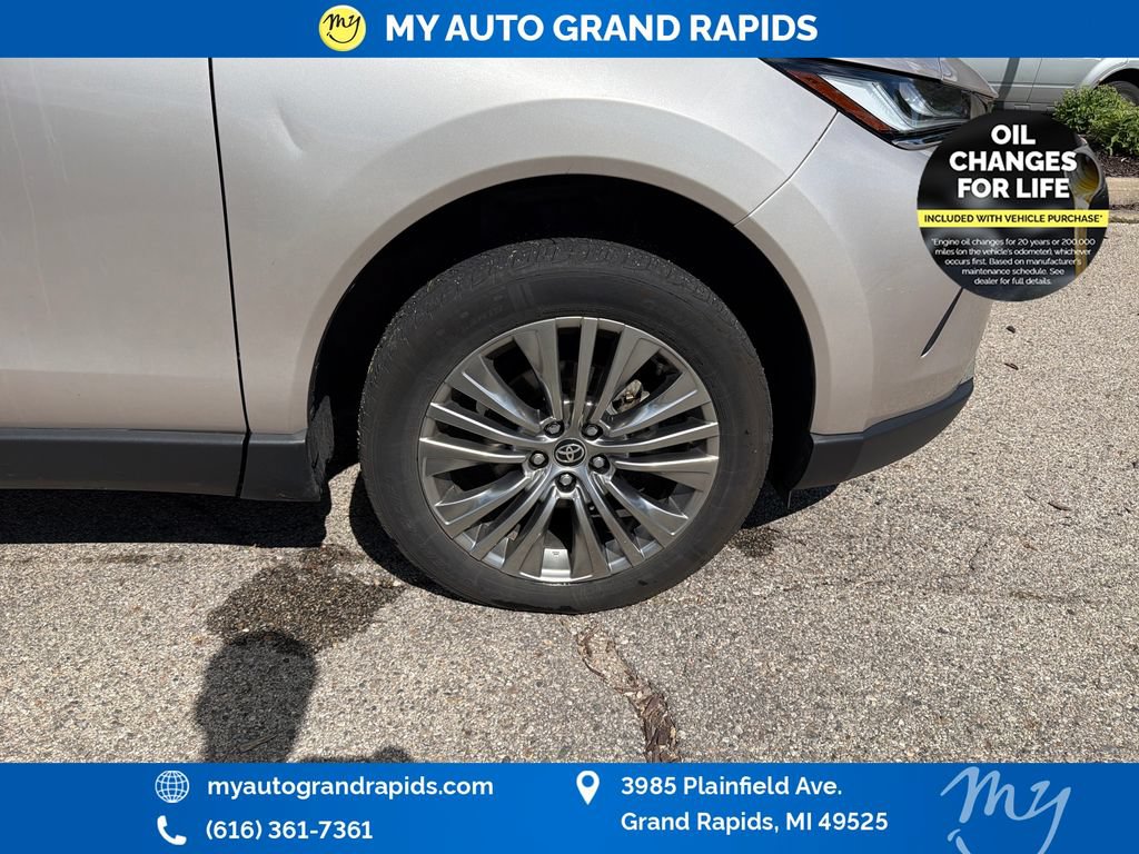 Used 2021 Toyota Venza Limited w/ Advanced Technology Package AWD/4WD image 32