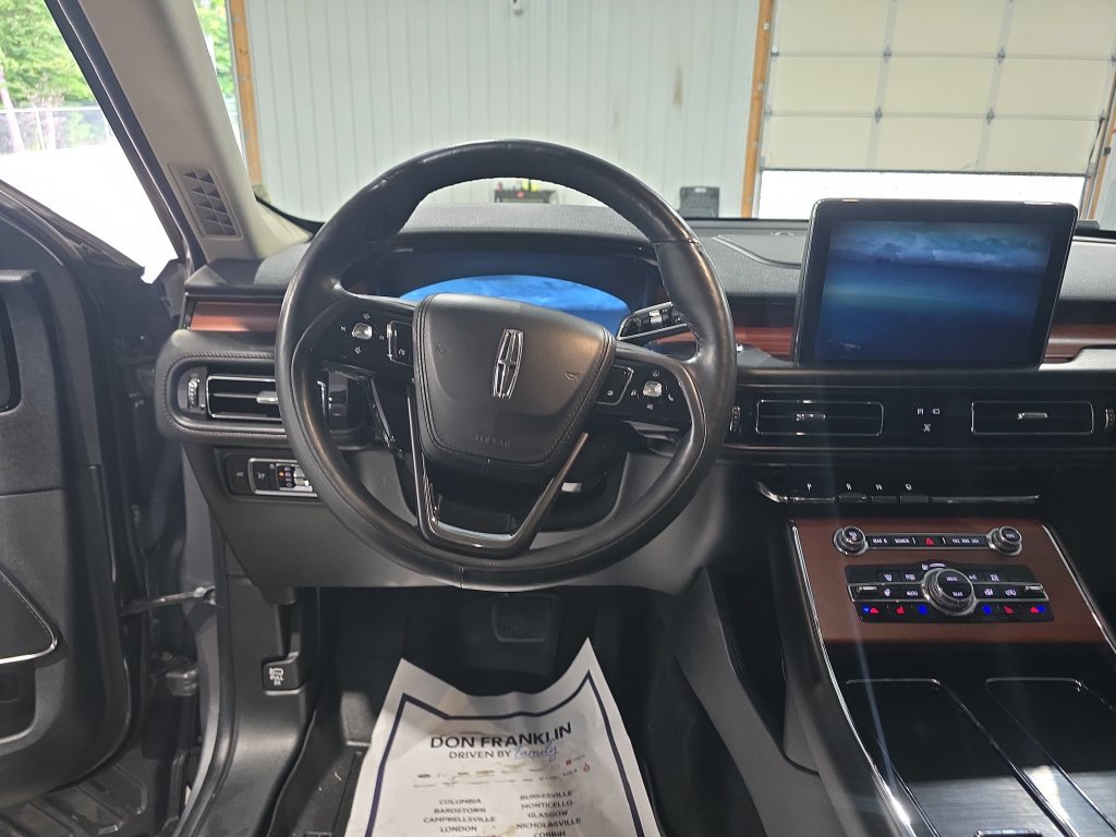 Used 2022 Lincoln Aviator Reserve w/ Elements Package Plus AWD/4WD image 16