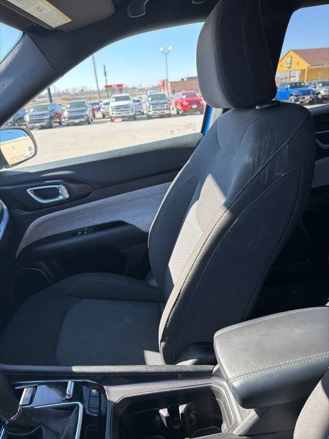 Used 2024 Jeep Compass Sport image 13