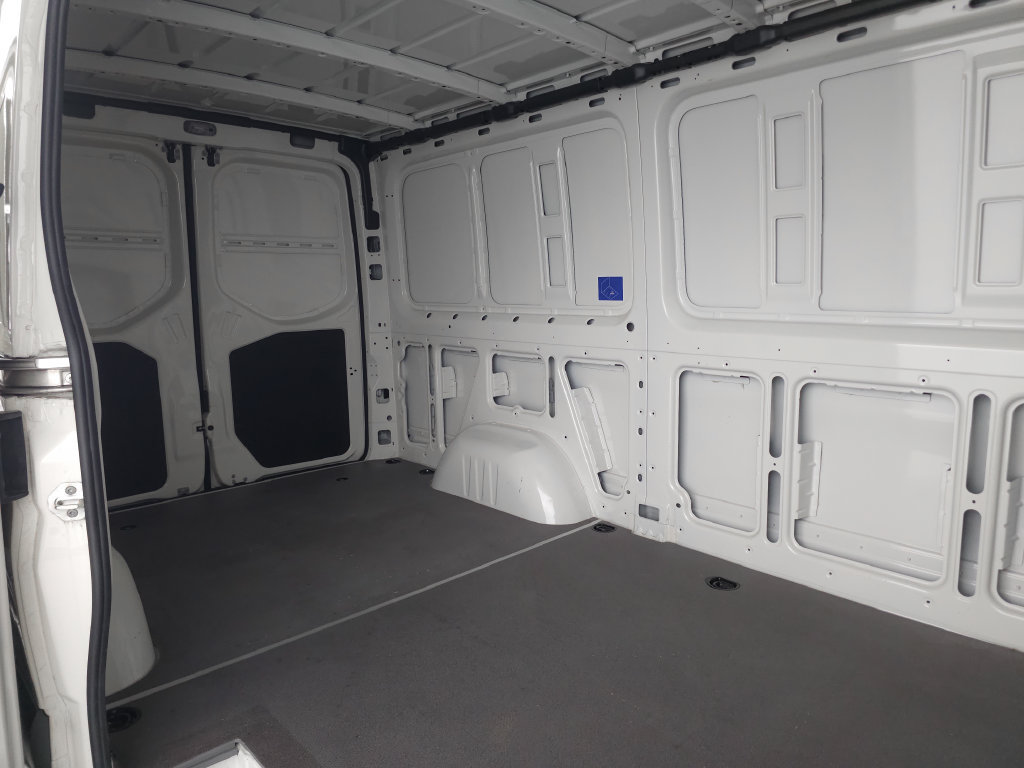 Used 2025 Mercedes-Benz Sprinter 2500 image 24