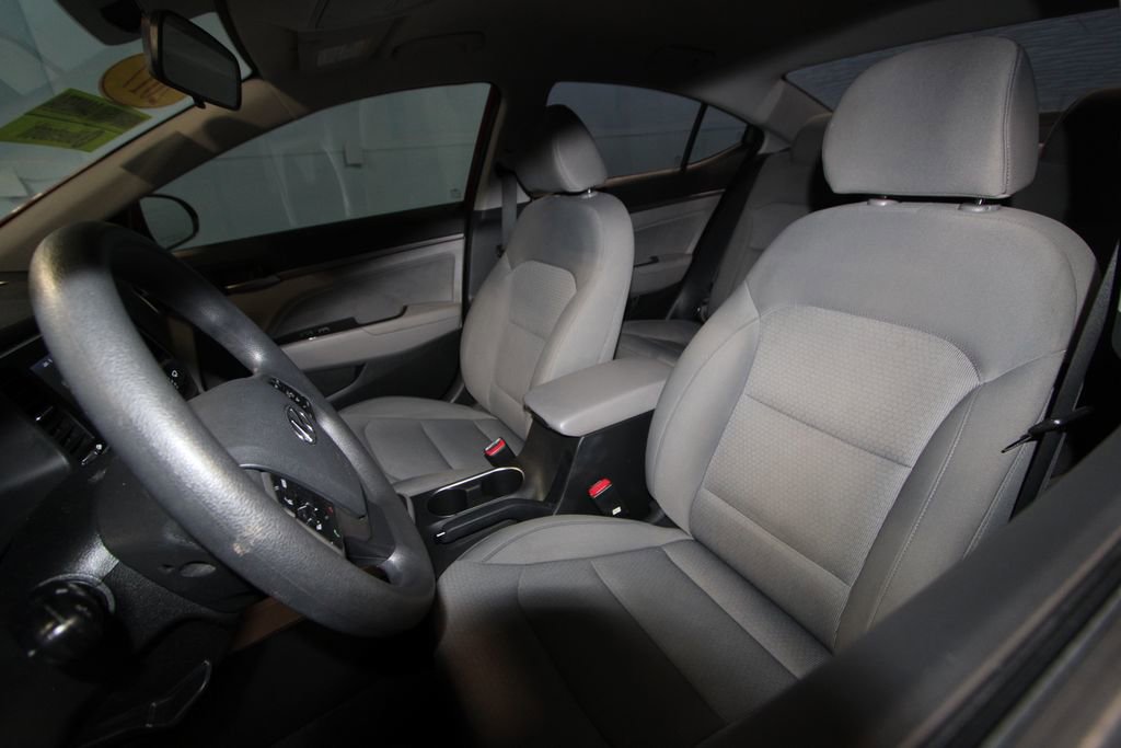 Used 2017 Hyundai Elantra SE image 4