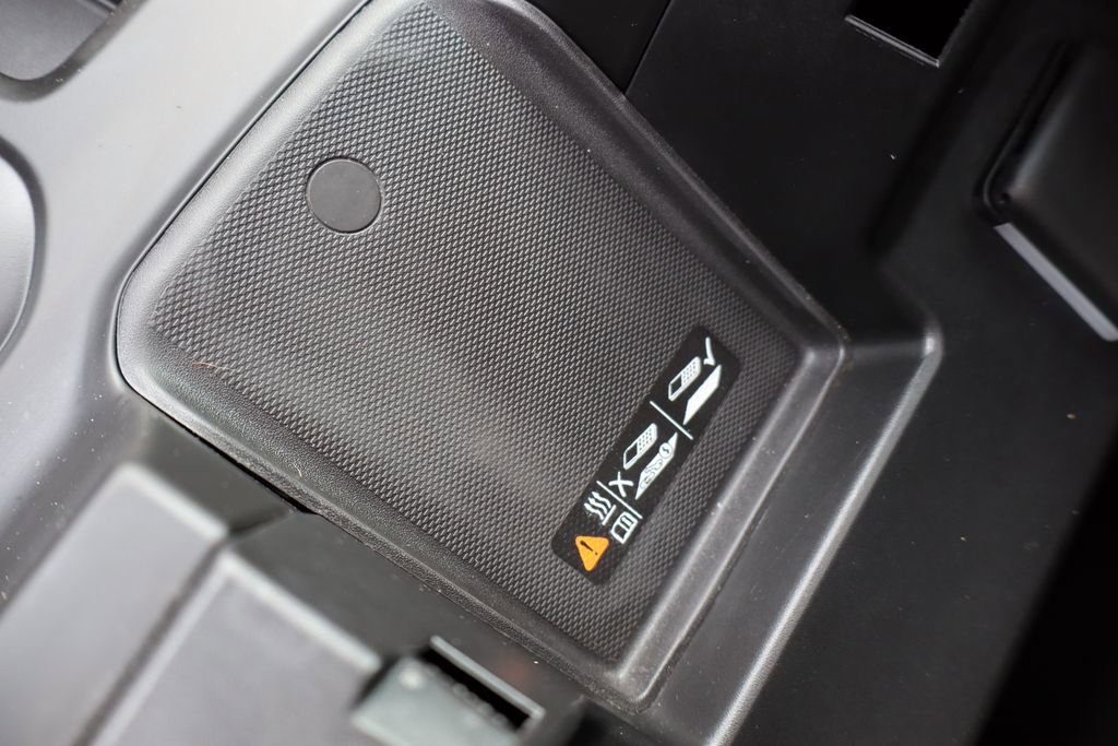 Used 2024 GMC Sierra 2500 AT4X image 33