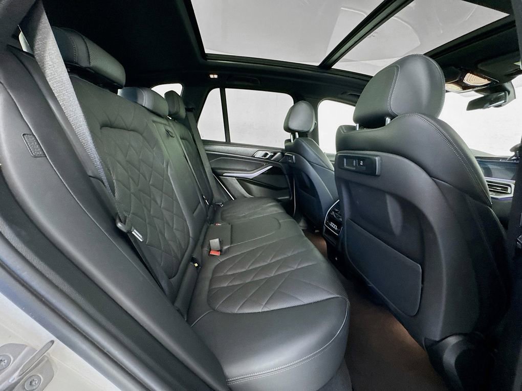 Used 2023 BMW X5 xDrive45e image 29