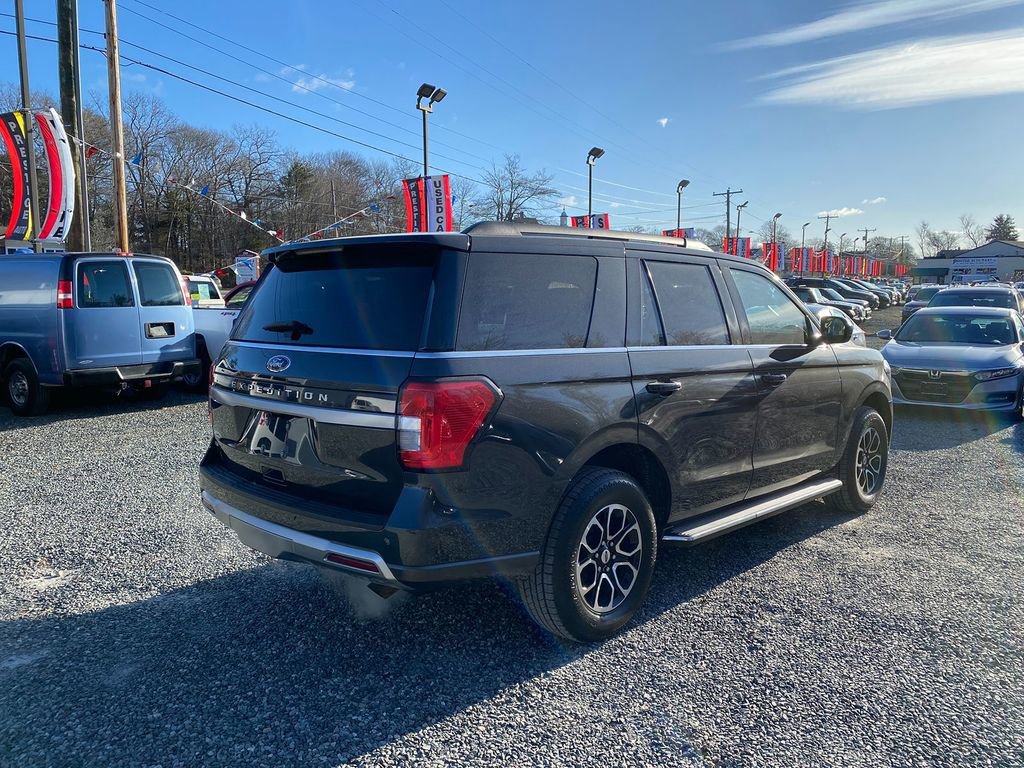 Used 2023 Ford Expedition XLT image 5