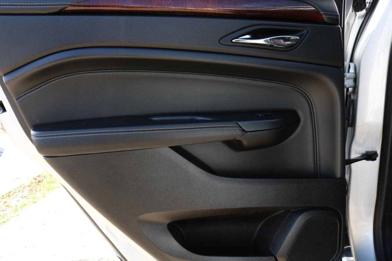 Used 2015 Cadillac SRX Luxury w/ Driver Awareness Package image 33