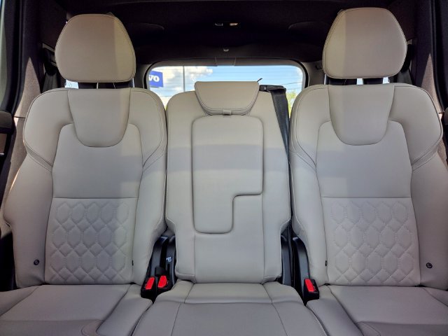 New 2026 Volvo XC90 B6 Plus w/ Protection Package Premier AWD/4WD image 11