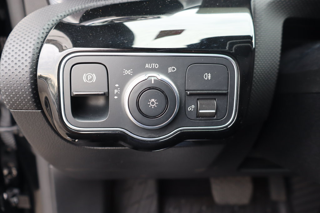 Used 2021 Mercedes-Benz CLA 250 4MATIC image 13