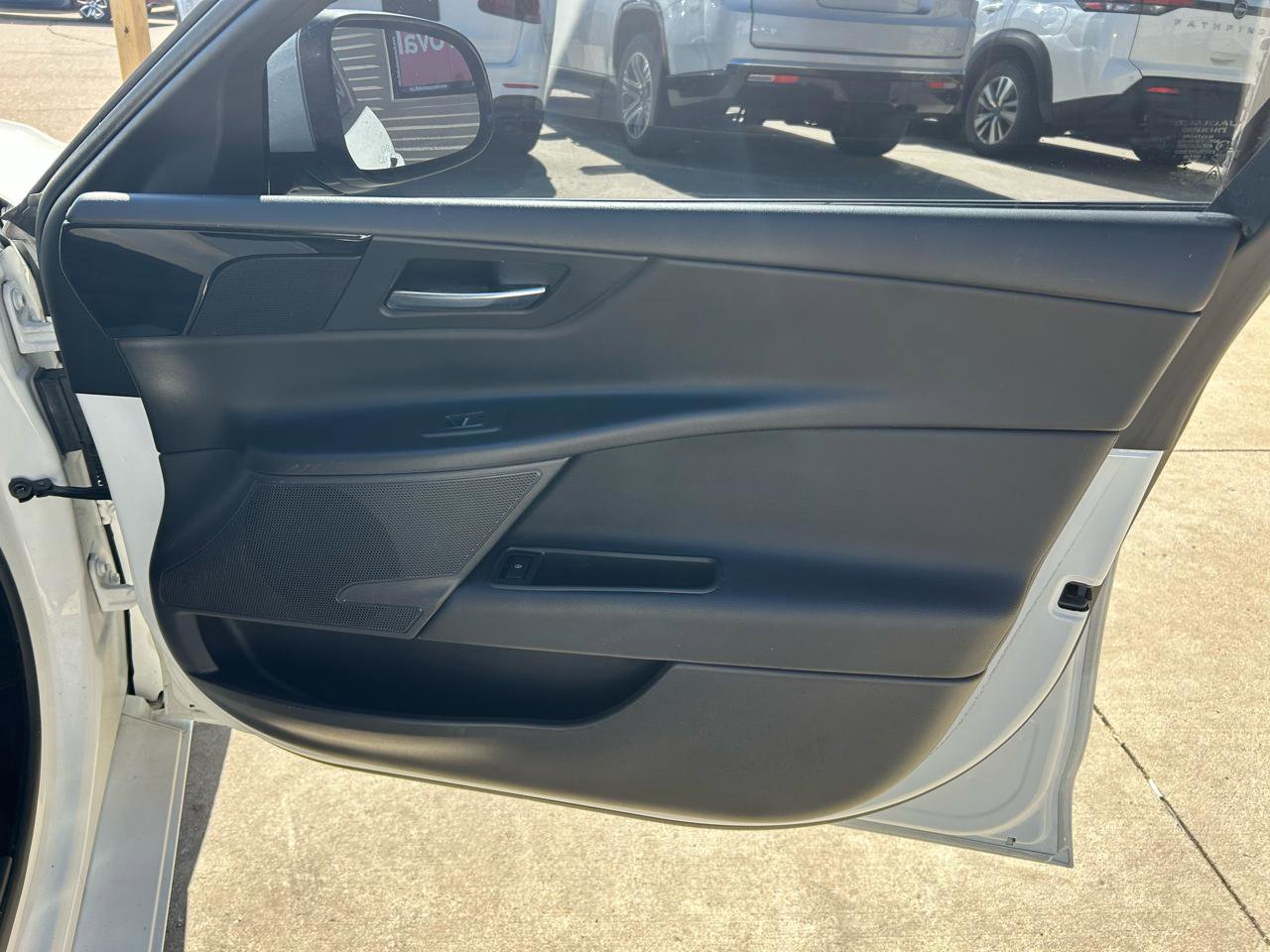 Used 2018 Jaguar XE image 16