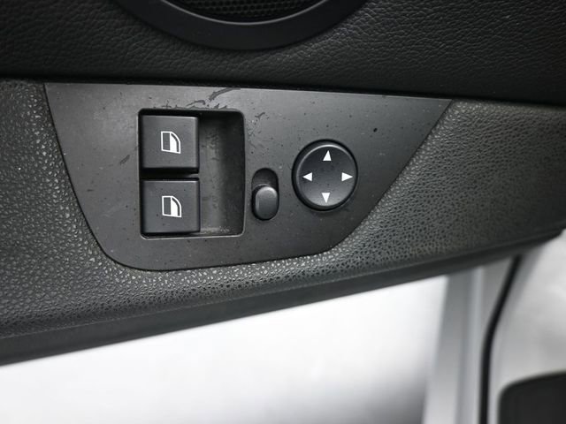 Used 2005 BMW Z4 2.5i image 13