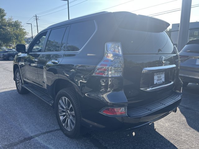 Used 2022 Lexus GX 460 Luxury w/ Accessory Package AWD/4WD image 3