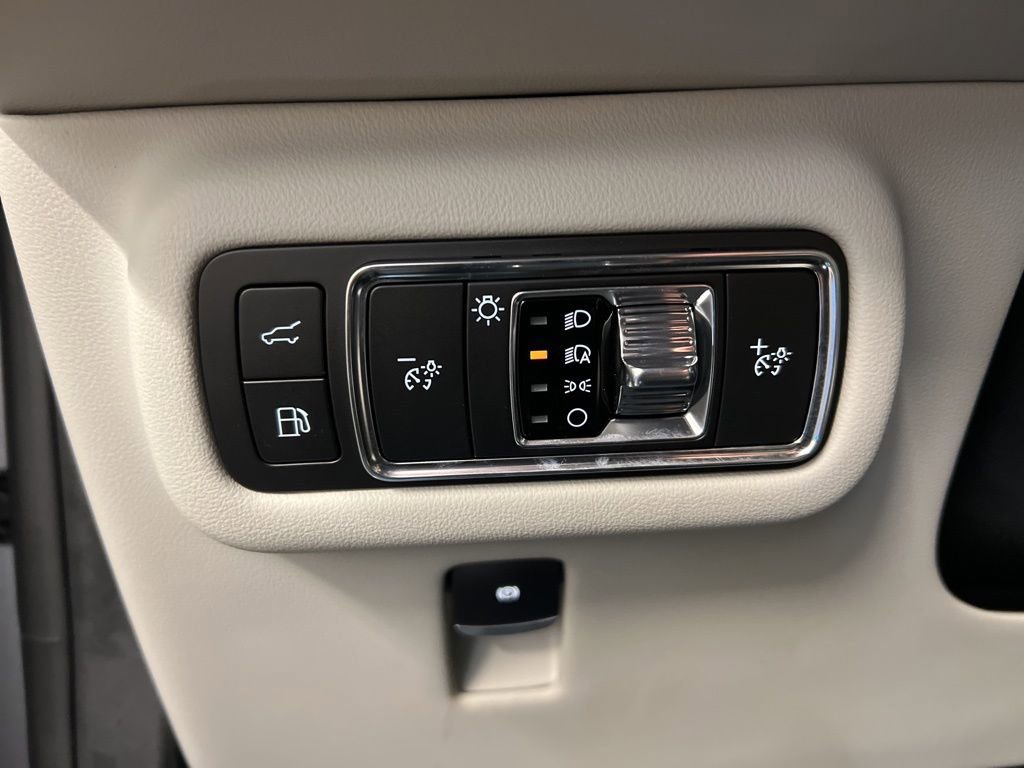 Used 2026 Lincoln Nautilus Premier image 26