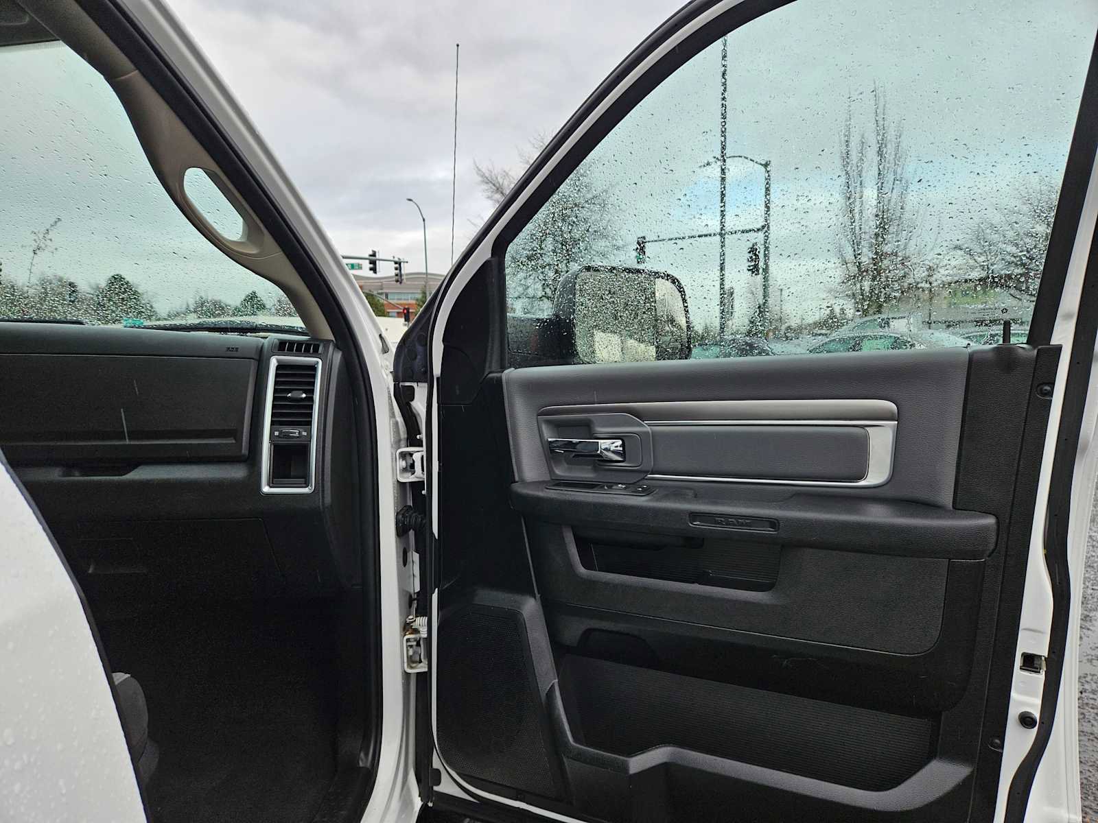 Used 2023 RAM 1500 Classic SLT image 10