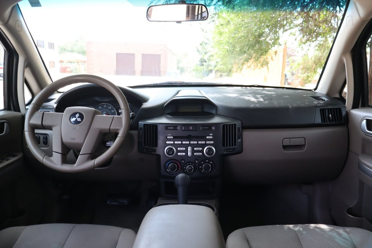 Used 2008 Mitsubishi Endeavor LS AWD/4WD image 16