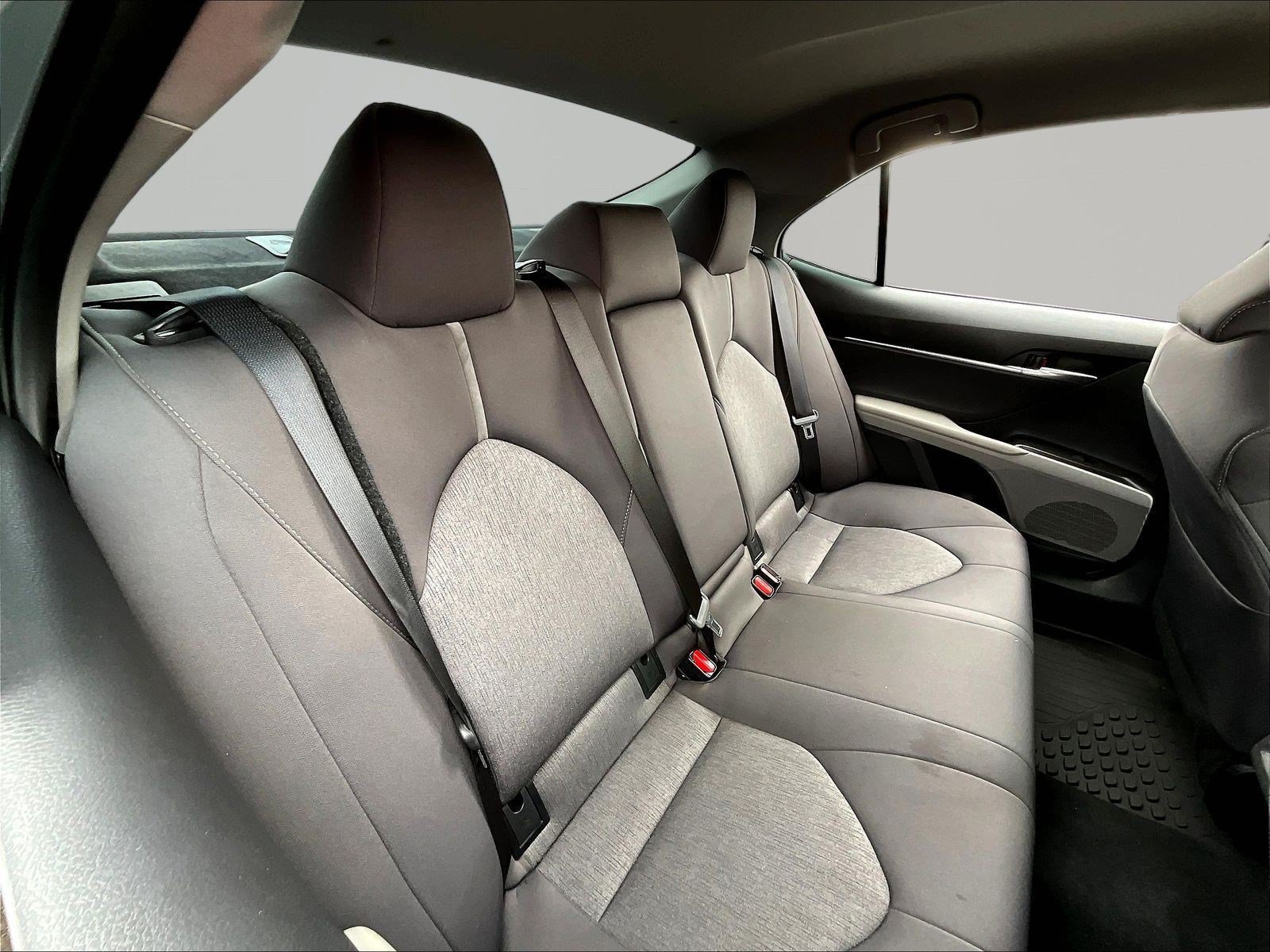 Used 2024 Toyota Camry LE FWD image 25